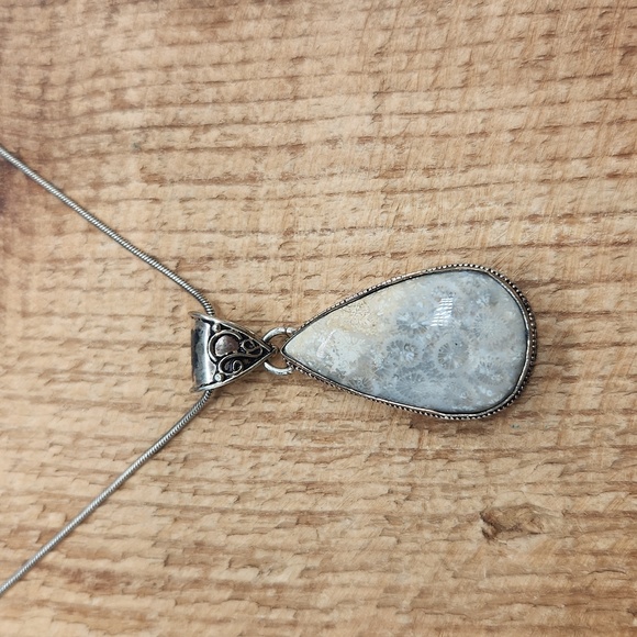 Large Vintage Moonstone Sterling Silver Cabochon Pendant Necklace - Picture 3 of 10